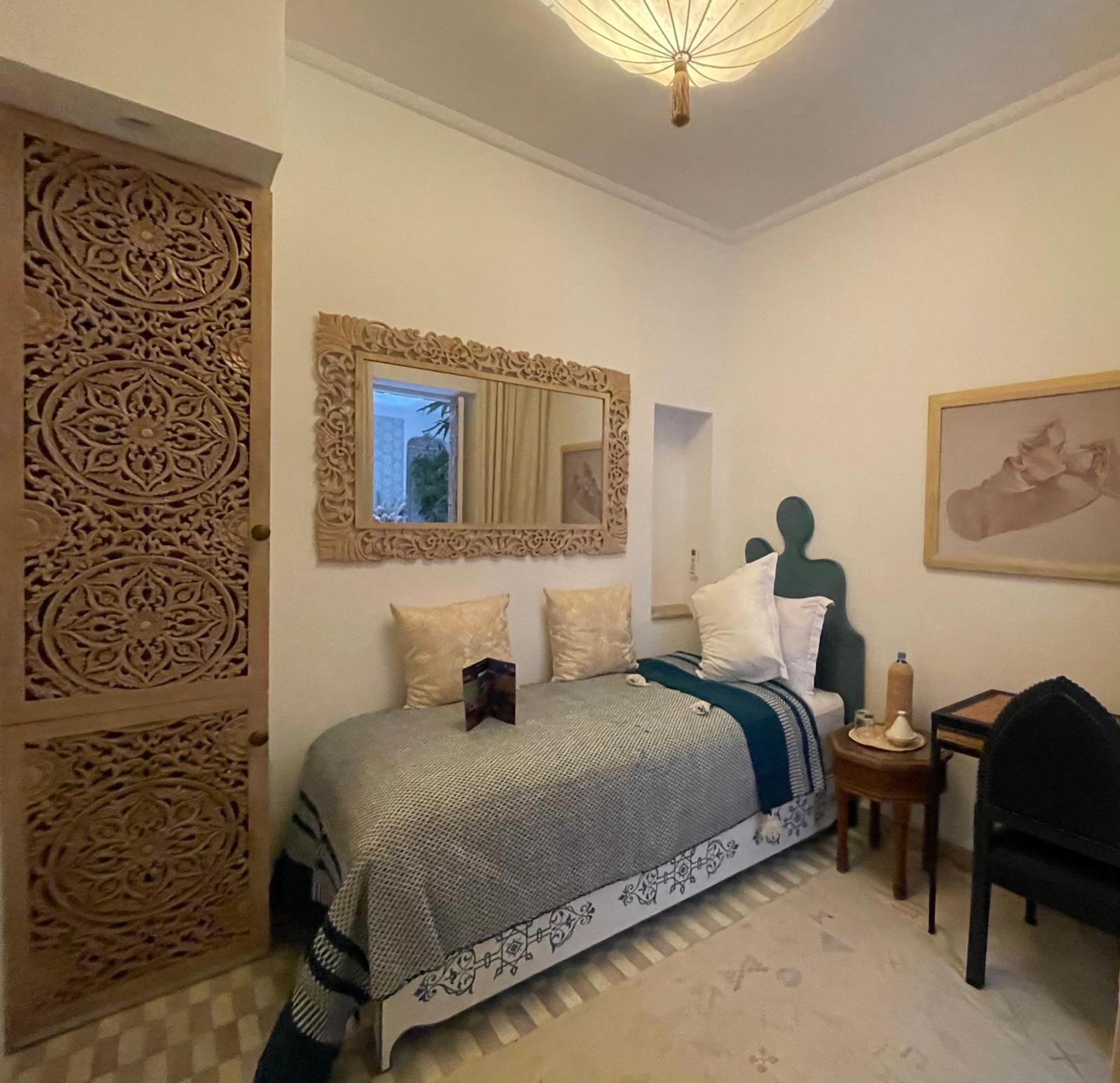 Riad Wazani Square & Spa Маракеш Стая снимка