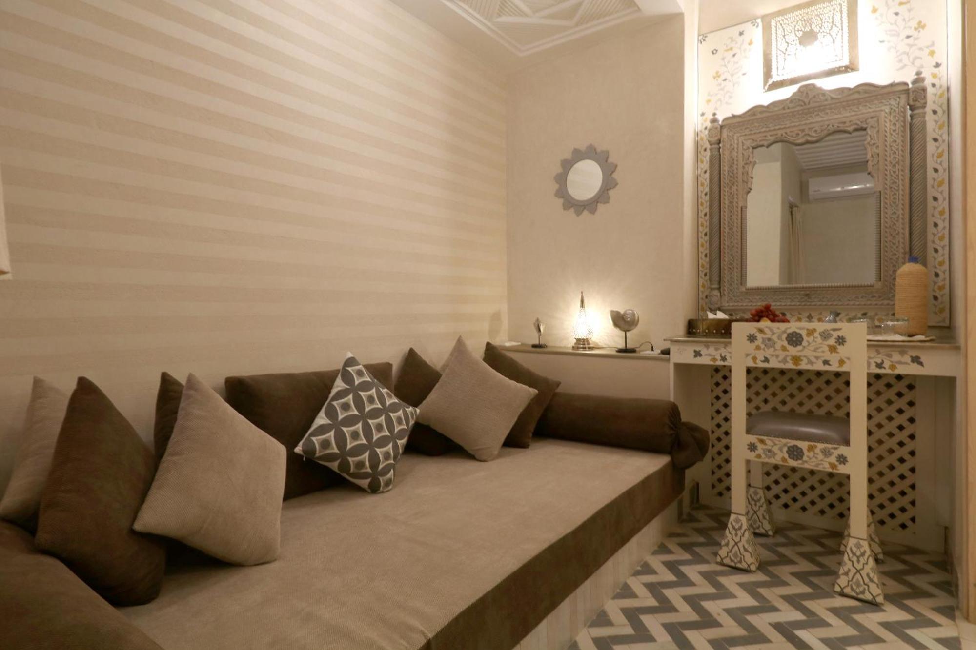 Riad Wazani Square & Spa Маракеш Стая снимка