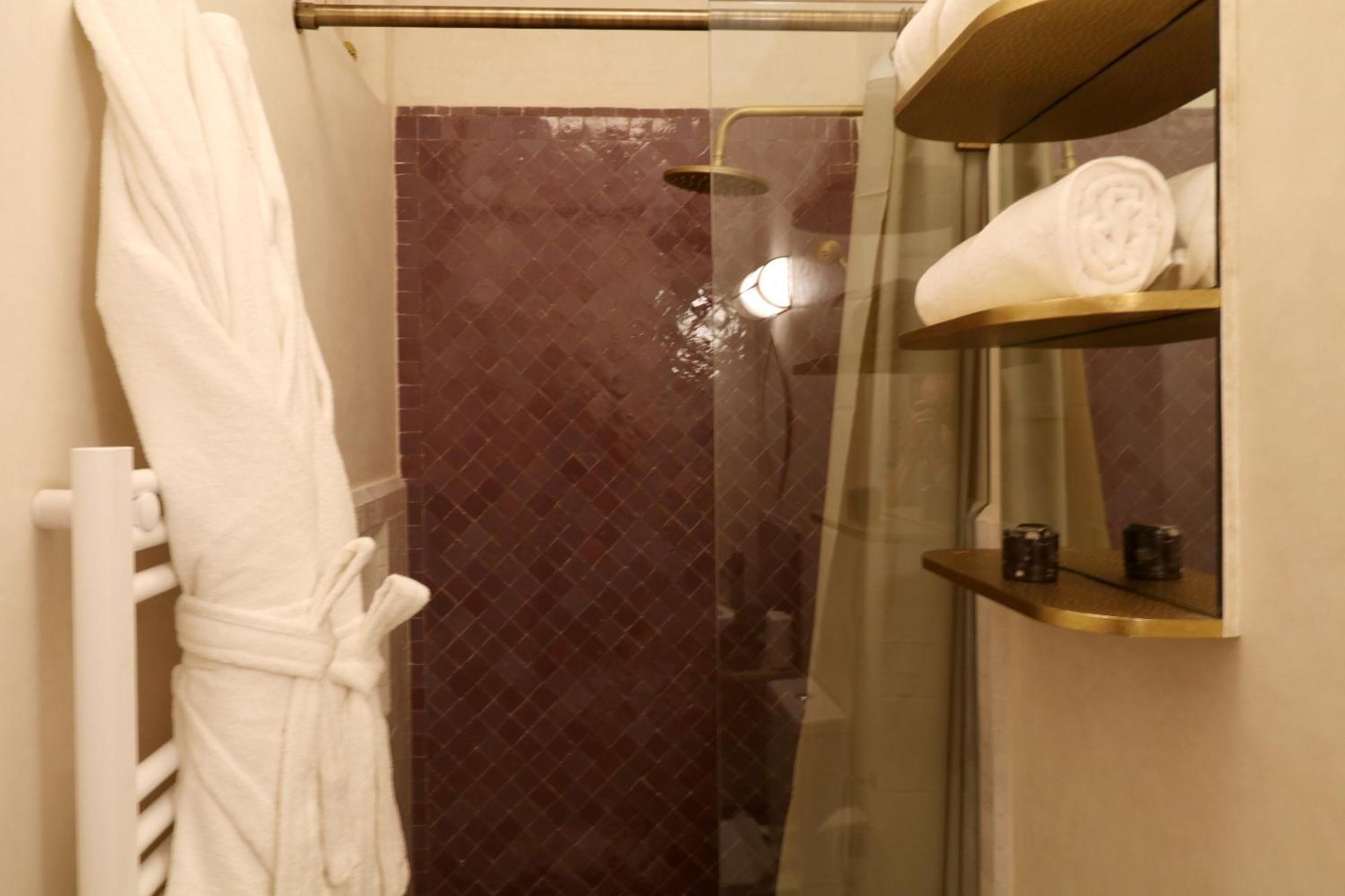 Riad Wazani Square & Spa Маракеш Стая снимка