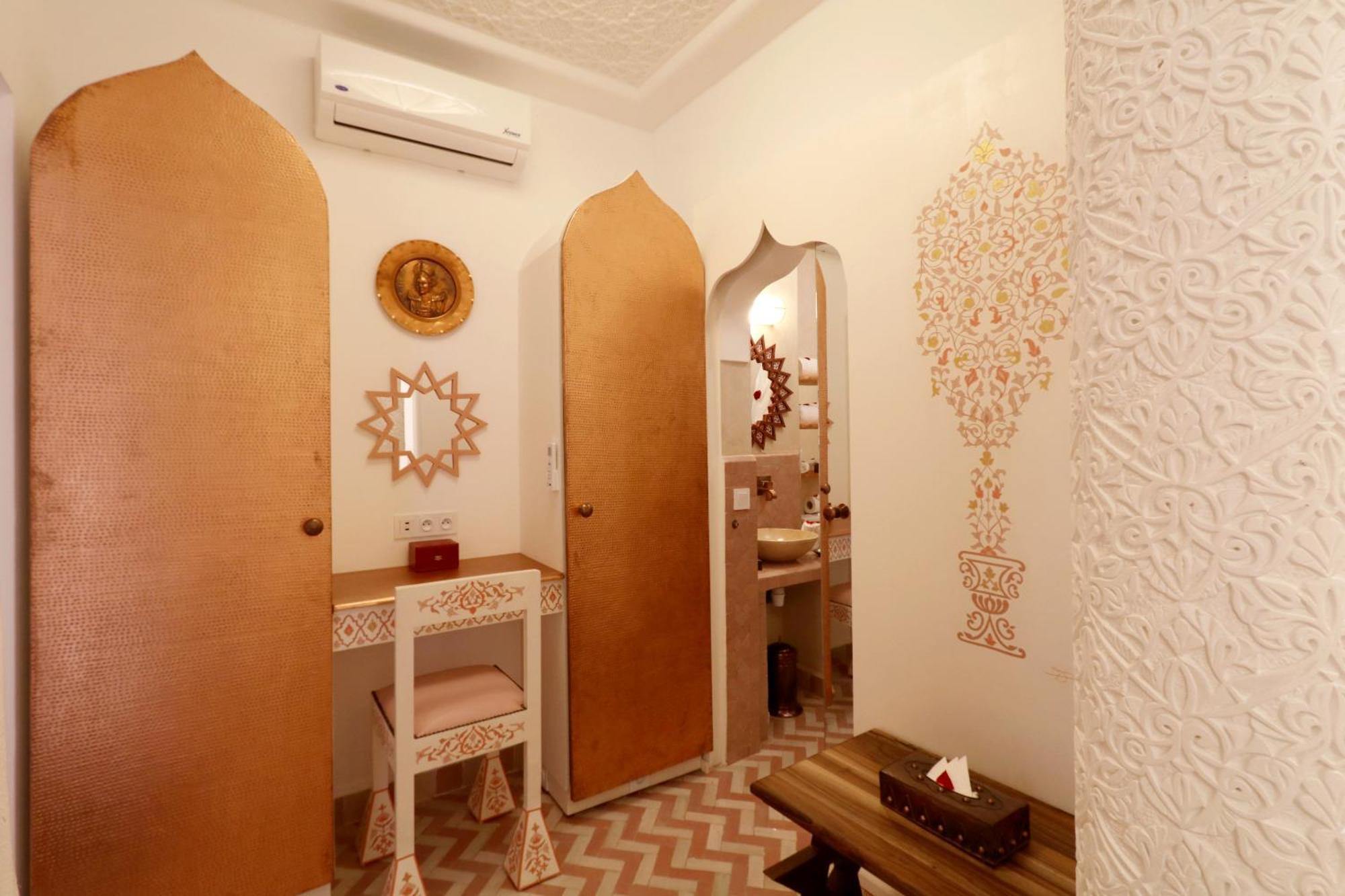 Riad Wazani Square & Spa Маракеш Стая снимка
