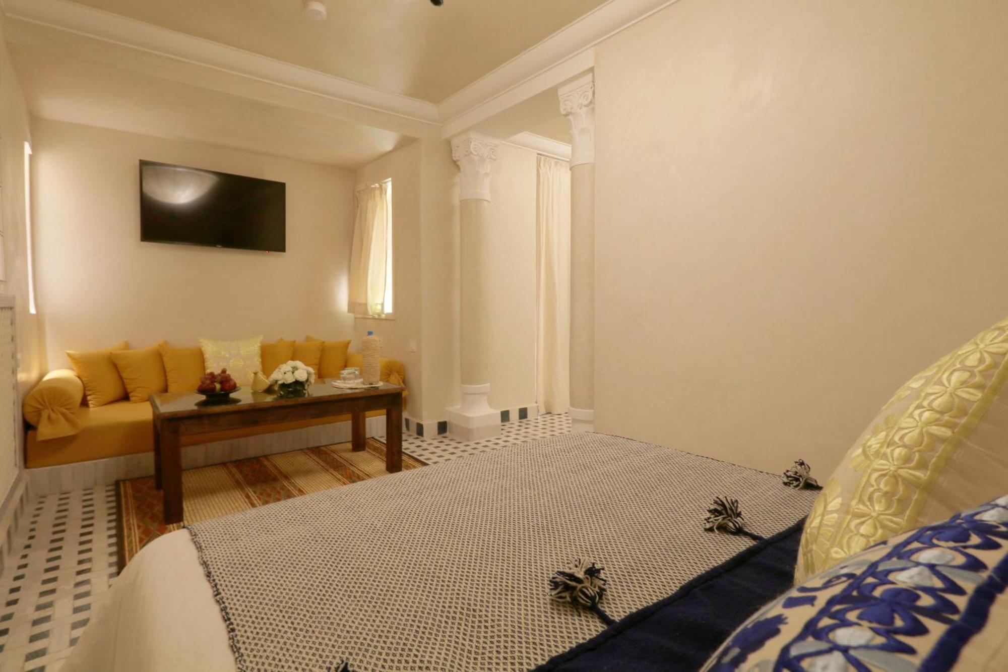 Riad Wazani Square & Spa Маракеш Стая снимка