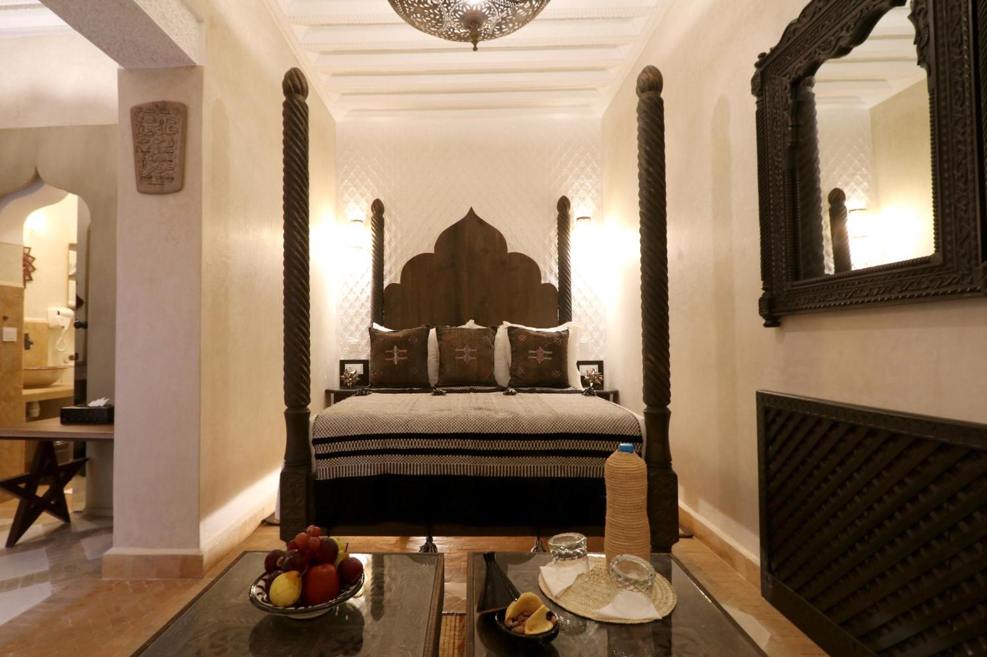 Riad Wazani Square & Spa Маракеш Стая снимка