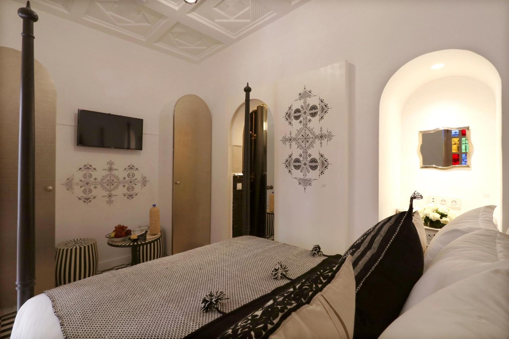 Riad Wazani Square & Spa Маракеш Стая снимка