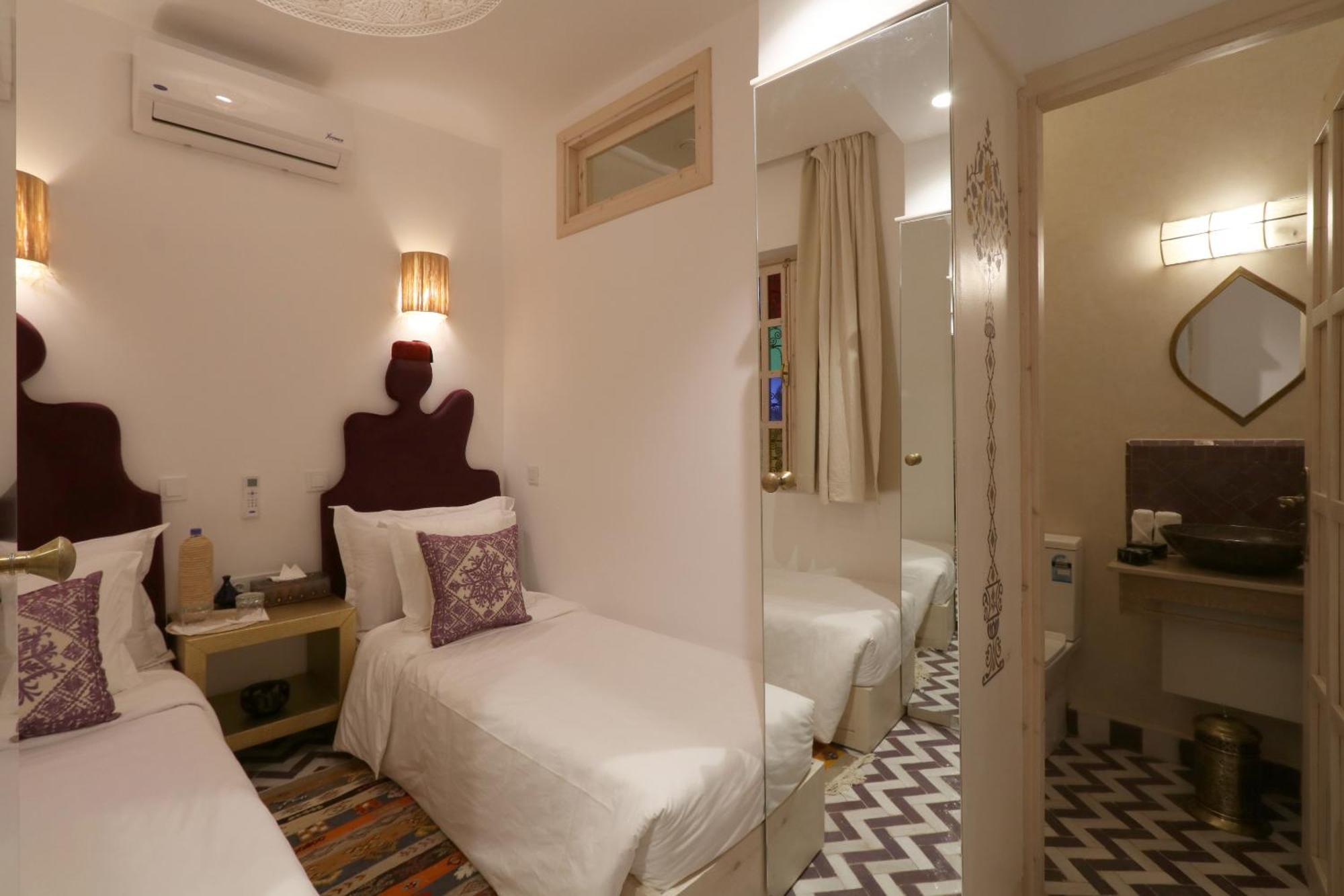 Riad Wazani Square & Spa Маракеш Стая снимка