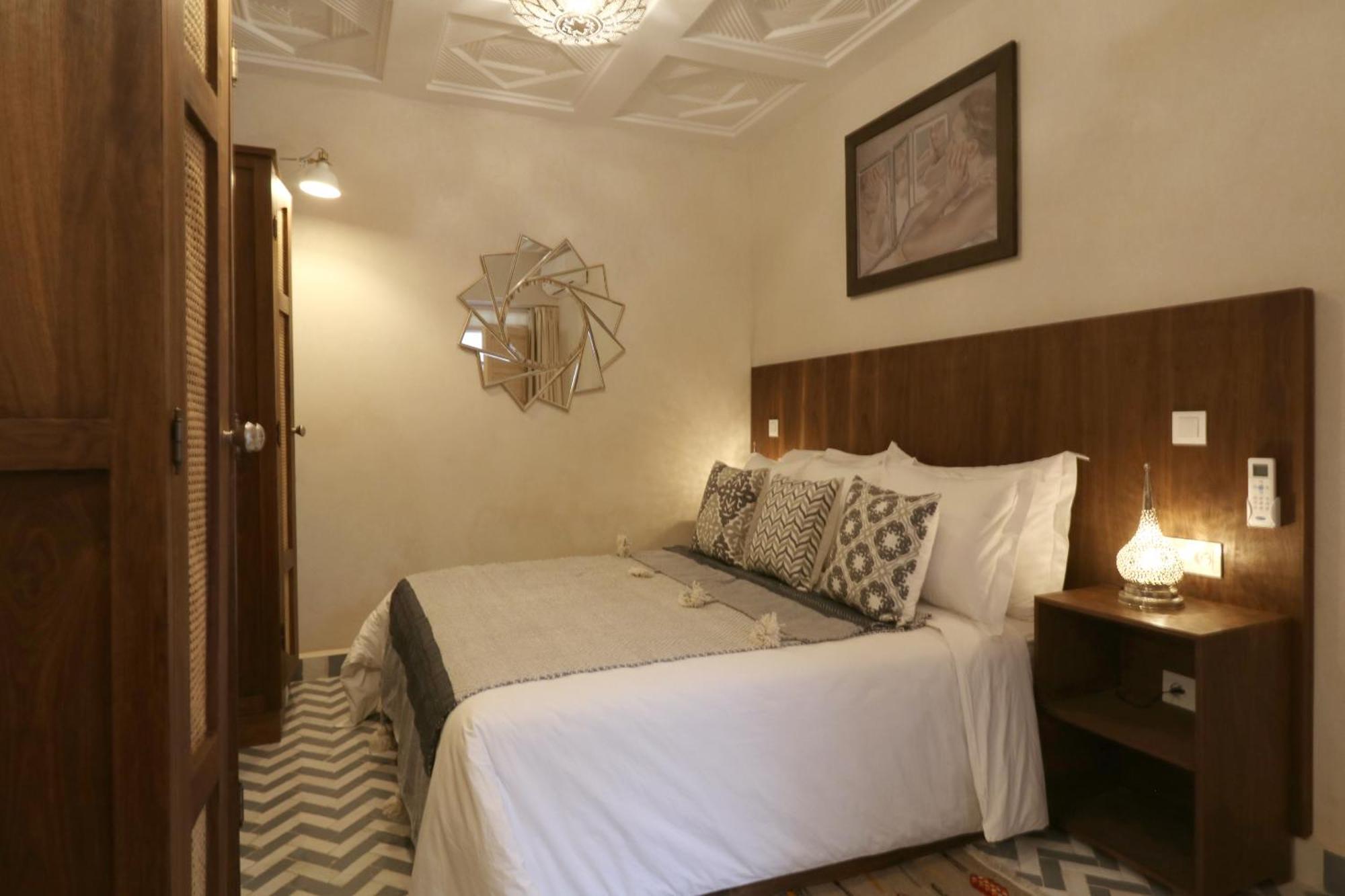 Riad Wazani Square & Spa Маракеш Стая снимка