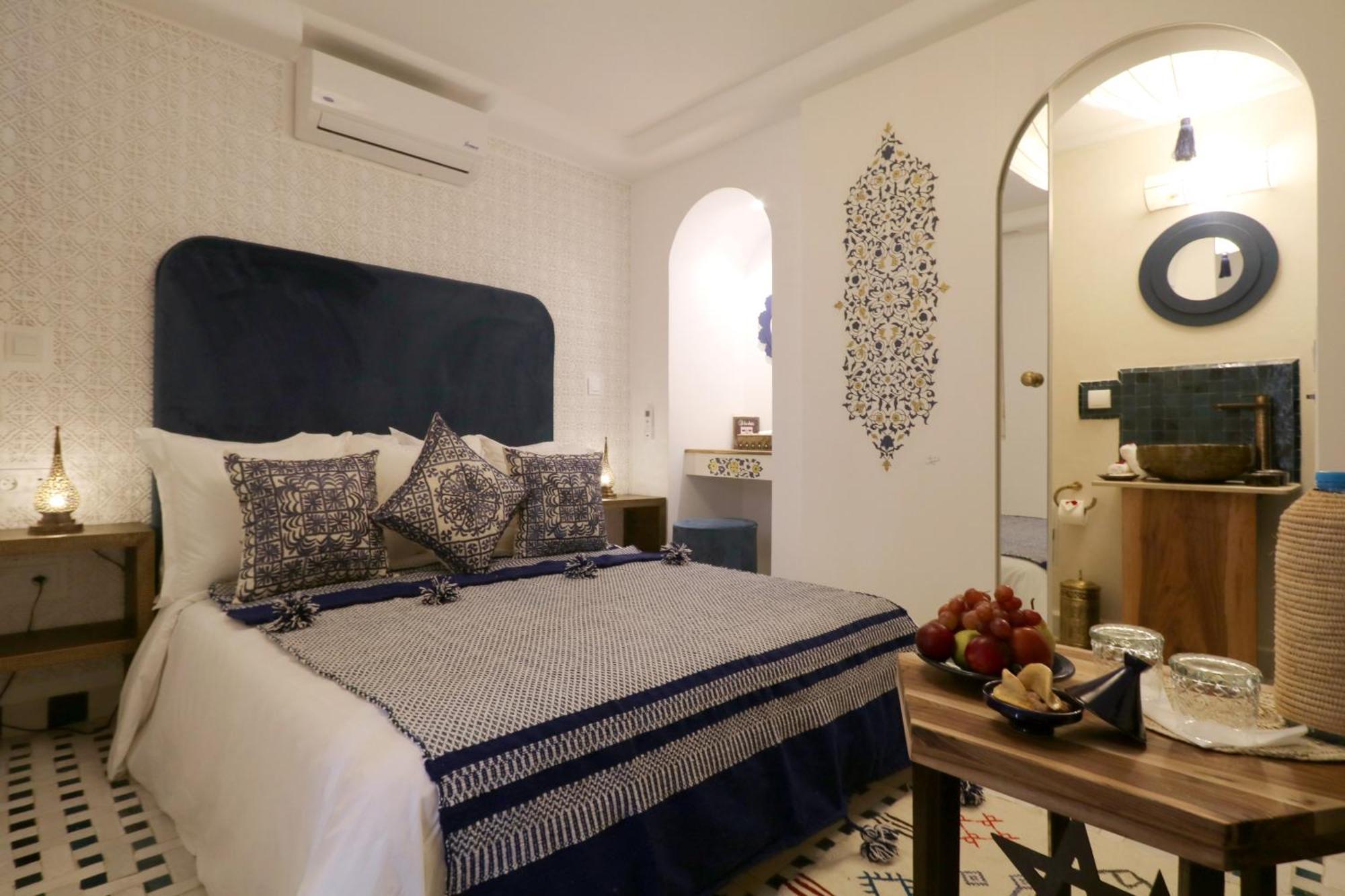 Riad Wazani Square & Spa Маракеш Стая снимка